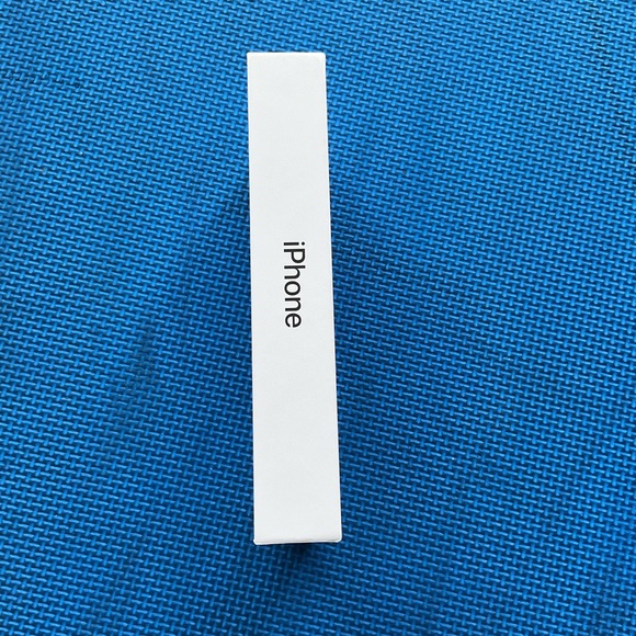 iPhone 16 pro box only - Picture 4 of 6